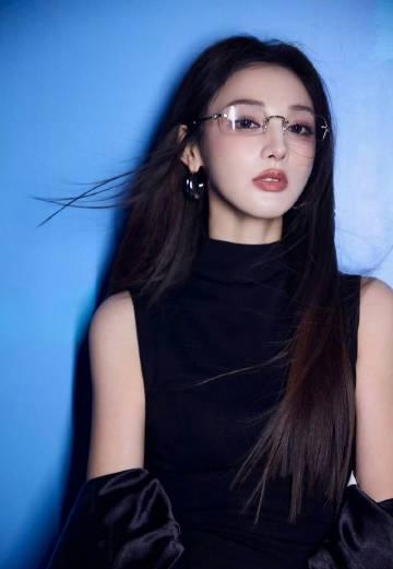 收到2000多份简历的彭小苒,教你打造职场吸引力法则